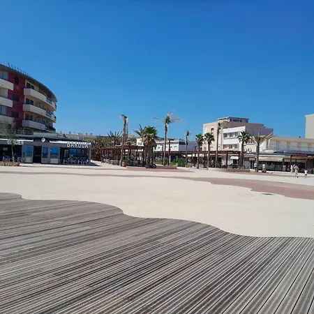 アパート Bel Climatise Avec Balcon 200m De La *