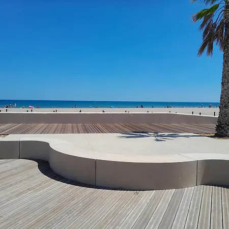 아파트 Bel Climatise Avec Balcon 200m De La *