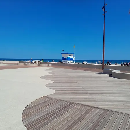 Bel Climatise Avec Balcon 200m De La * Ναρμπόν